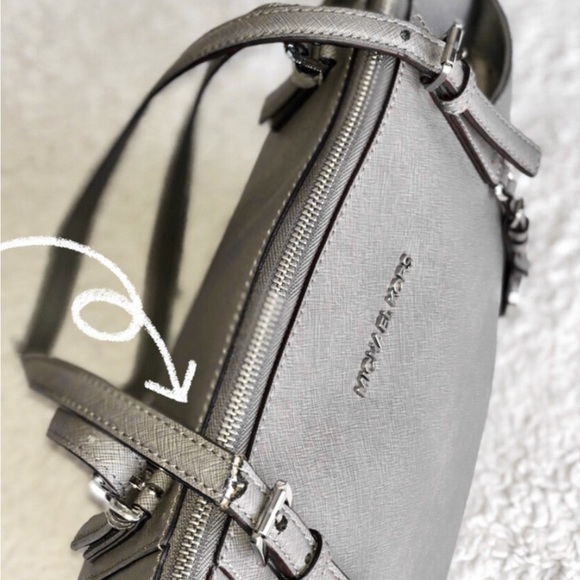 Jet Set Leather Tote - Picture 6 of 16